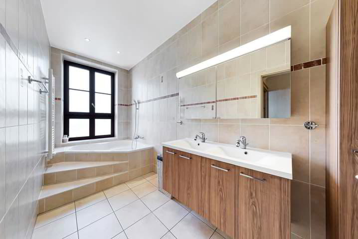 7 rooms House to buy in Orbe - image 1/13