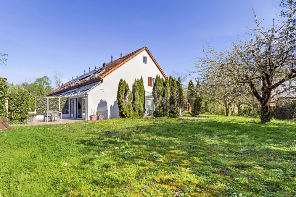 7 rooms House to buy in Bellevue - image 1/11