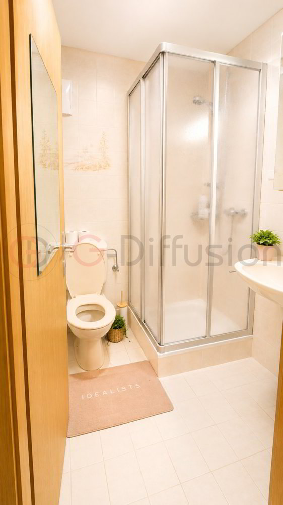 4 rooms Apartment to buy in Saxon - image 1/9