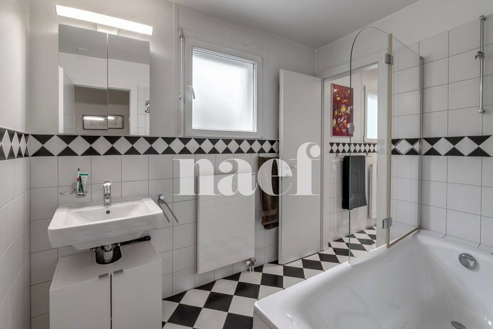7.5 rooms Apartment to buy in Pully - image 1/13