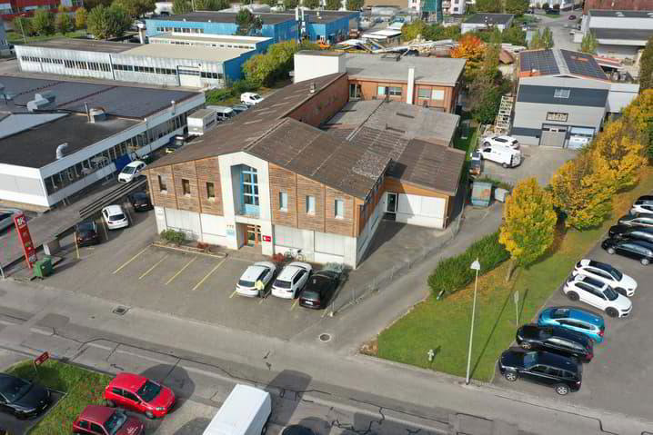 Bureau & Commerce 3 pièces à louer à Delémont - image 1/8