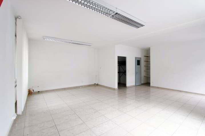 1 rooms Office & Commercial for rent in Visp - image 1/5