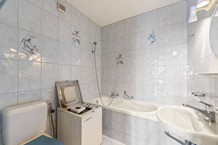 4 rooms Apartment to buy in Lausanne - image 1/9