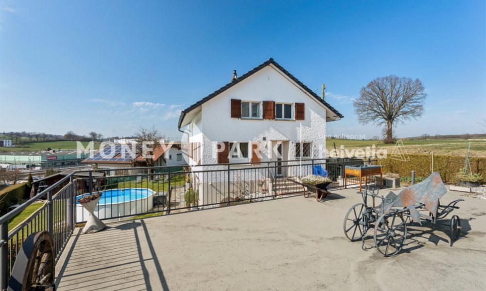 Casa di 5.5 locali in vendita a Schmitten FR - immagine 1/11