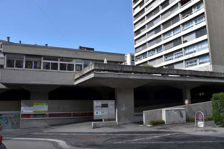 null rooms Car park, garage for rent in Lausanne - image 1/2