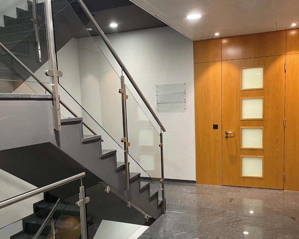null rooms Office & Commercial for rent in Baar - image 1/5