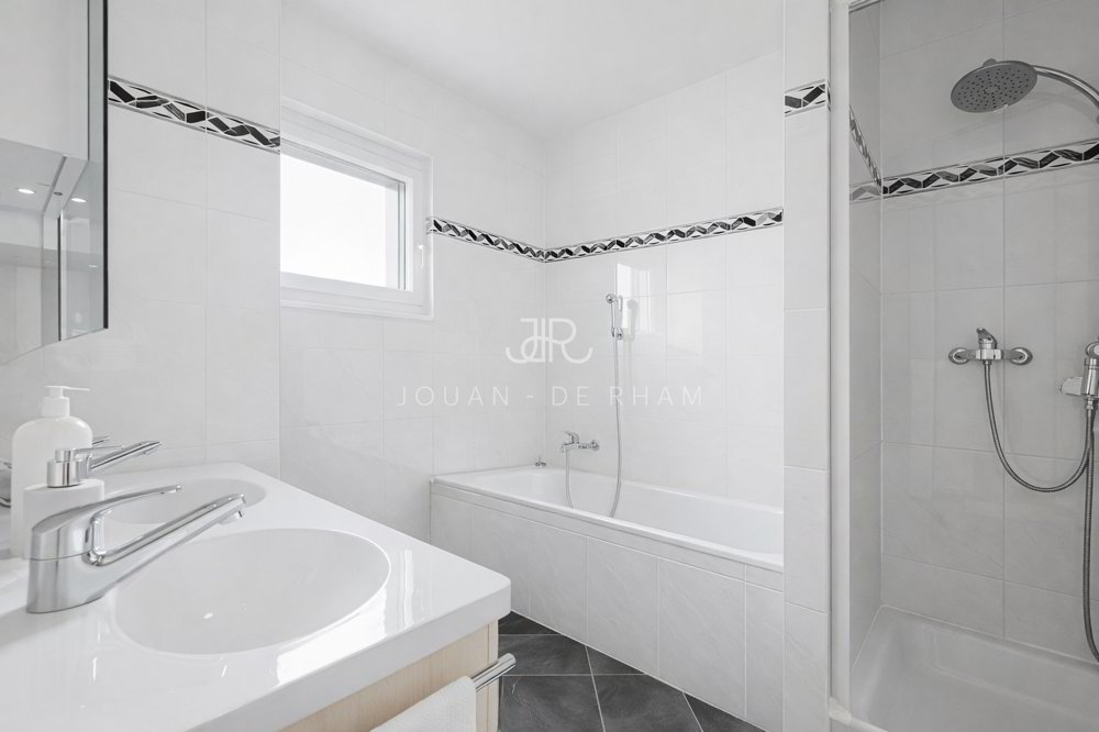 6 Zimmer Haus zum verkaufen in Vésenaz - Bild 1/9