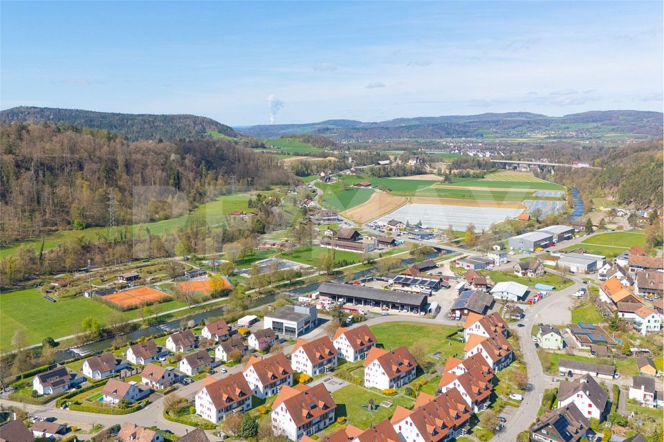 4 rooms Apartment to buy in Glattfelden - image 1/13
