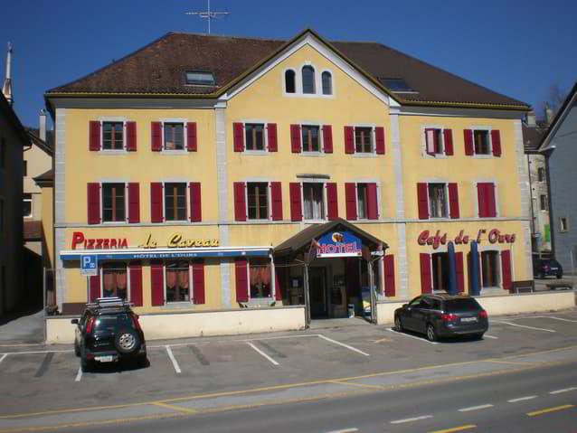 Appartement 1 pièces à louer à Travers - image 1/5