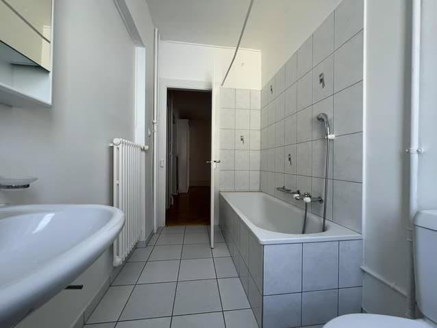 Appartement 3.5 pièces à louer à La Chaux-de-Fonds - image 1/7