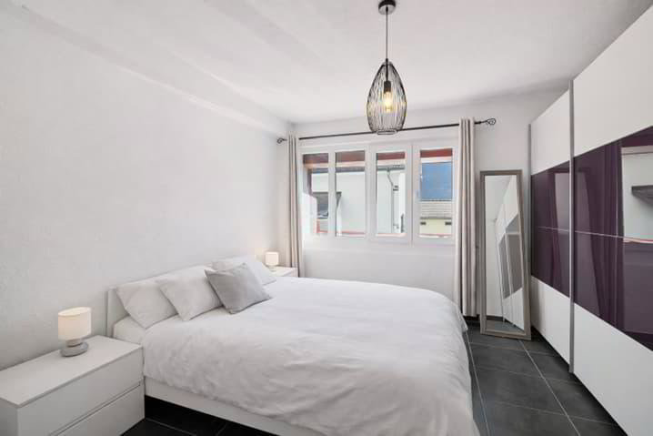 6.5 rooms House to buy in Fully - image 1/11