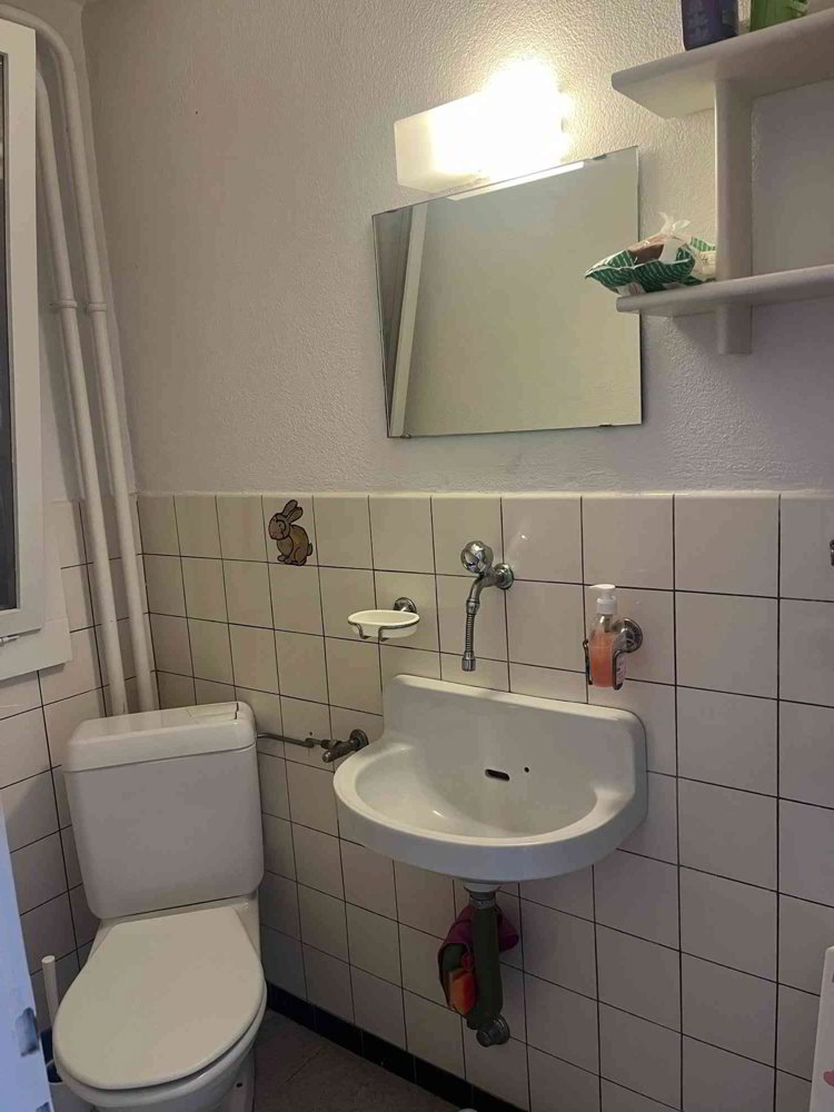 3 rooms Office & Commercial for rent in Basel - image 1/10
