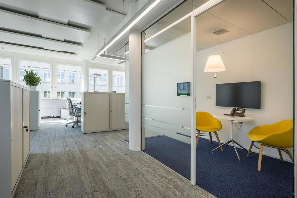 null rooms Office & Commercial for rent in Zug - image 1/4