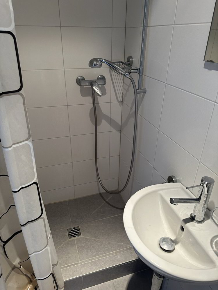1 Zimmer Büro zu vermieten in Uvrier - Bild 1/4