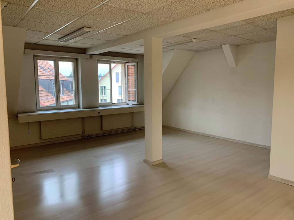 Bureau & Commerce null pièces à louer à Rüti ZH - image 1/5