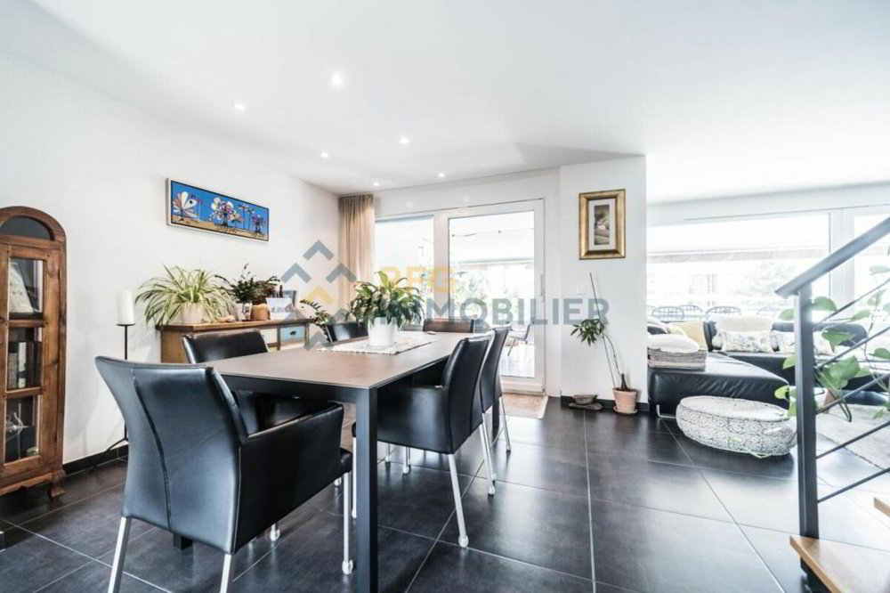 5 rooms Apartment to buy in Sion - image 1/13