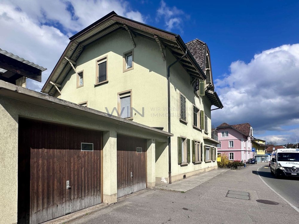Casa di 14 locali in vendita a Huttwil - immagine 1/8