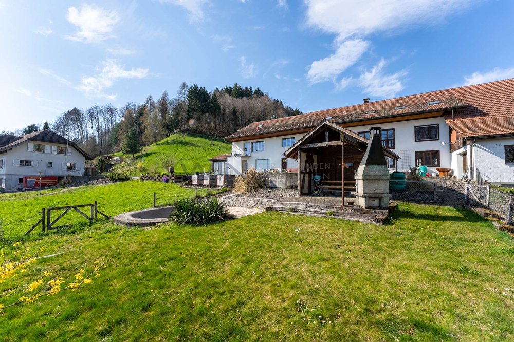 Casa di 12 locali in vendita a Attiswil - immagine 1/11