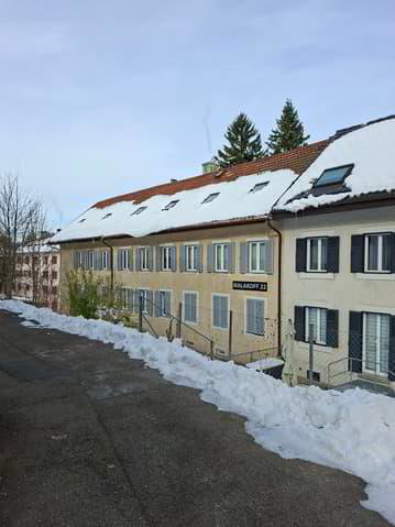 Bureau & Commerce null pièces à acheter à Le Locle - image 1/2