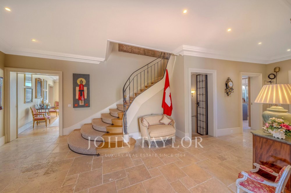 10 Zimmer Haus zum verkaufen in St-Prex - Bild 1/13