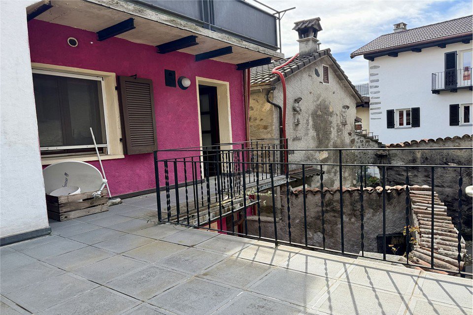 4 Zimmer Haus zum verkaufen in Ronco sopra Ascona - Bild 1/13
