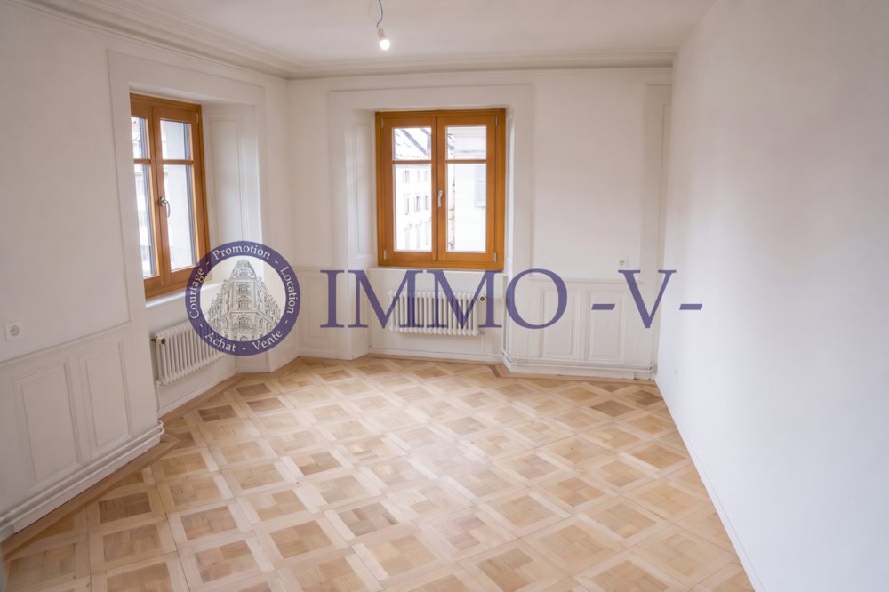 Appartement 4.5 pièces à louer à La Chaux-de-Fonds - image 1/10