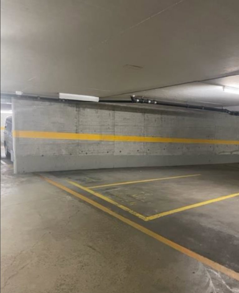 null rooms Car park, garage for rent in Bülach - image 1/1