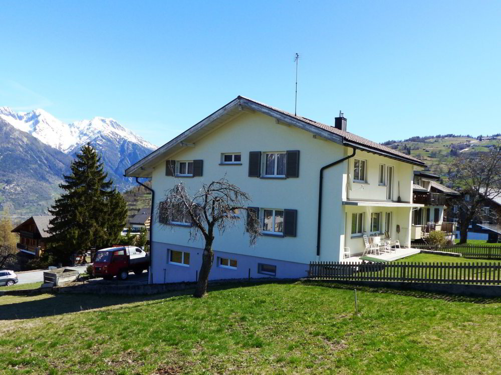 Grosses 9 Zi.- Einfamilienhaus mit viel Potenzial an traumhafter Lage - Widok 2