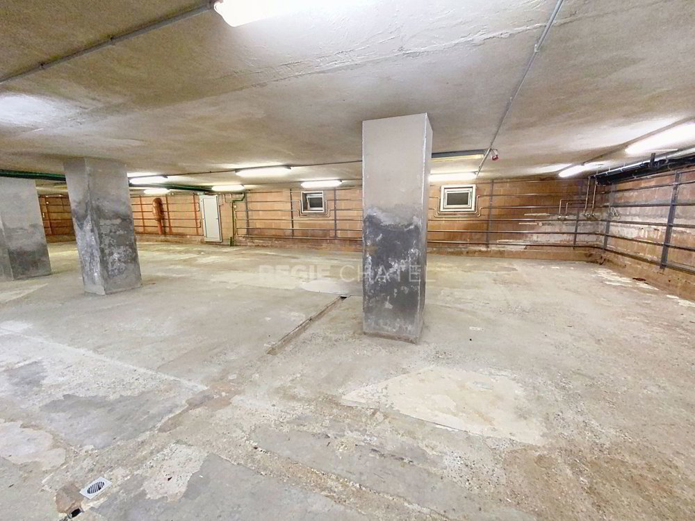 1 rooms Office & Commercial for rent in Châtel-St-Denis - image 1/3