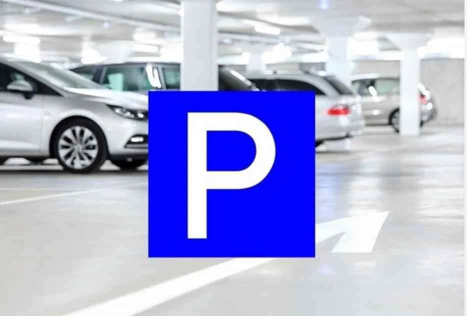 null rooms Car park, garage for rent in Seewen SZ - image 1/1