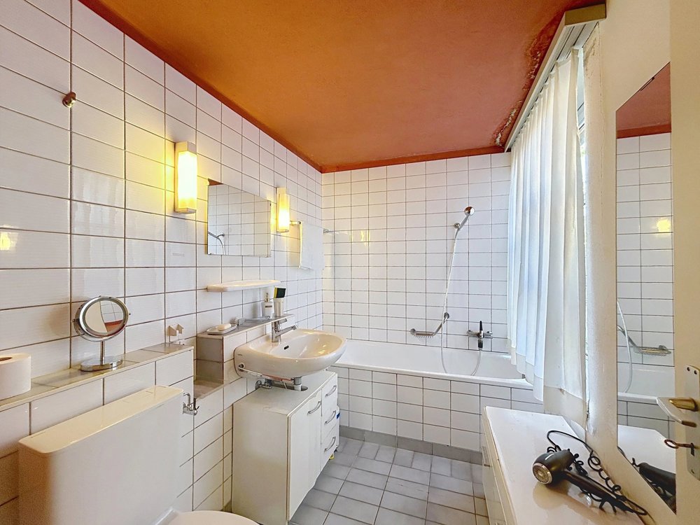 4 rooms House to buy in Neuchâtel - image 1/12