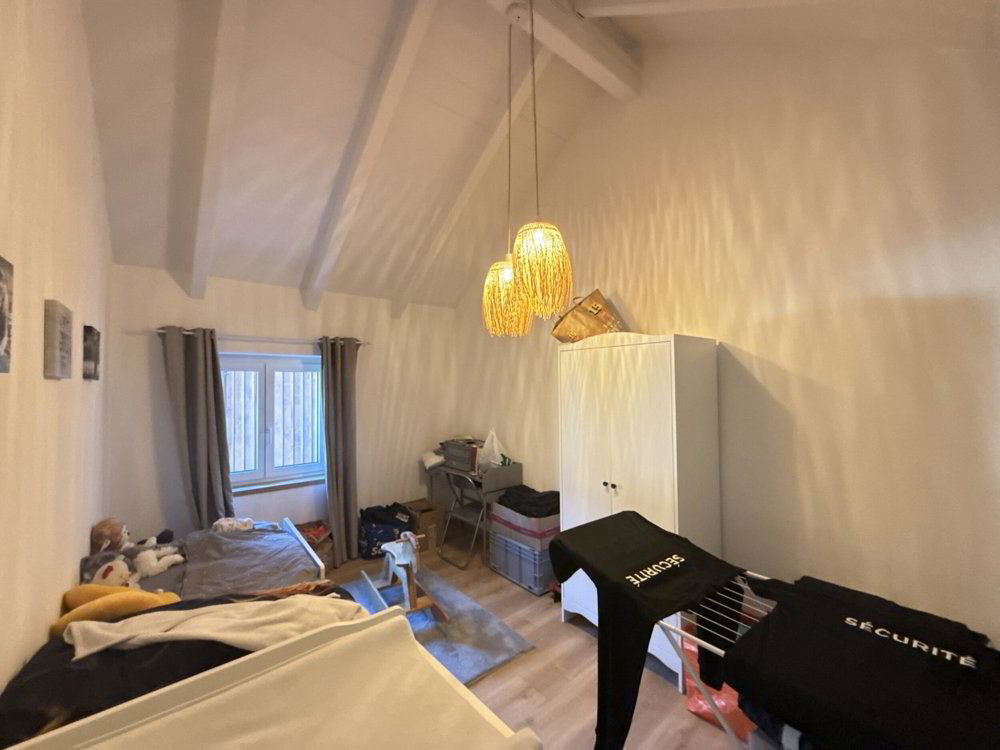 Casa di 3 locali in vendita a Roches BE - immagine 1/13
