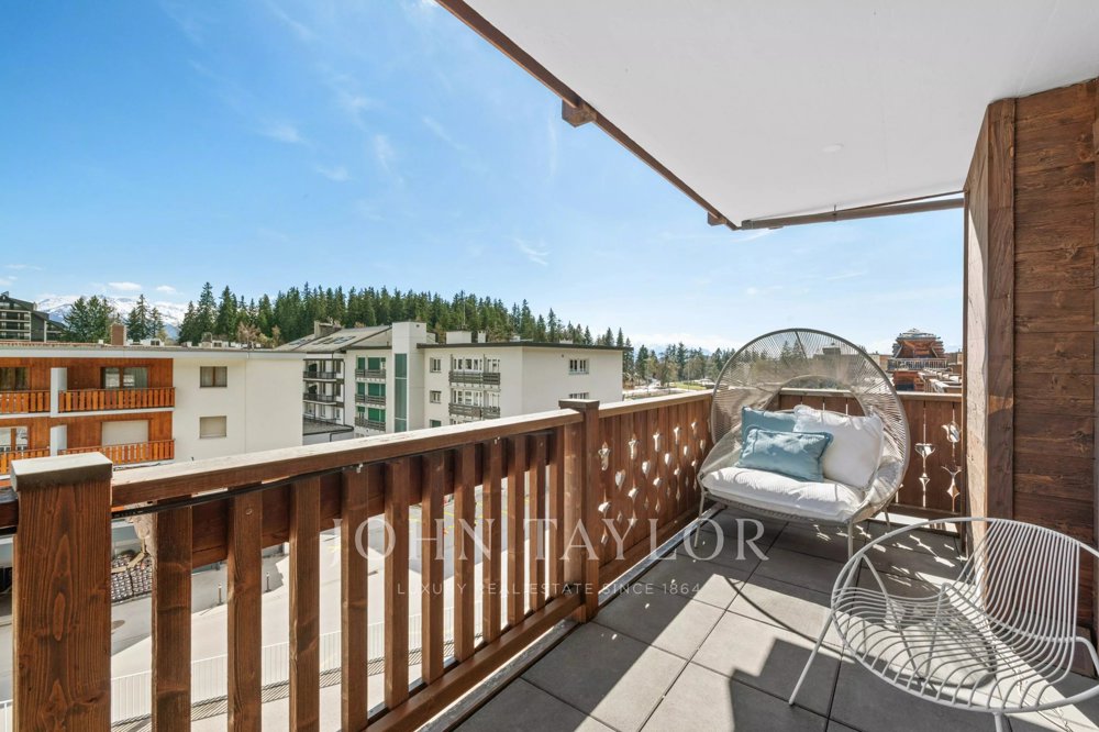 5 rooms Apartment to buy in Crans-Montana - image 1/13