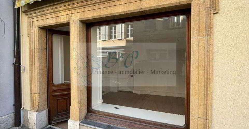 Bureau & Commerce null pièces à louer à Colombier NE - image 1/7