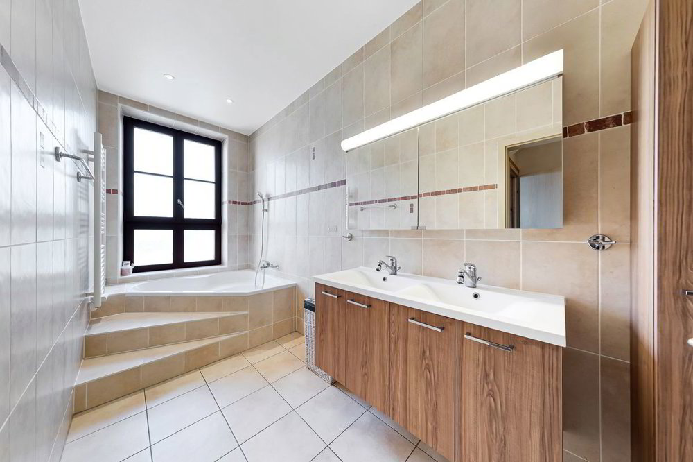7 rooms House to buy in Orbe - image 1/13