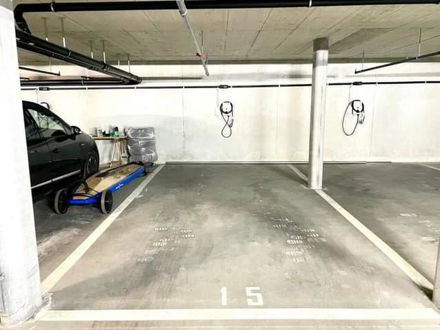 Parking, garage null pièces à louer à St-Sulpice VD - image 1/3