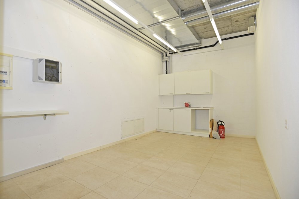 Bureau & Commerce null pièces à louer à Wettingen - image 1/8