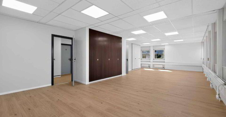 null rooms Office & Commercial for rent in Pully - image 1/7