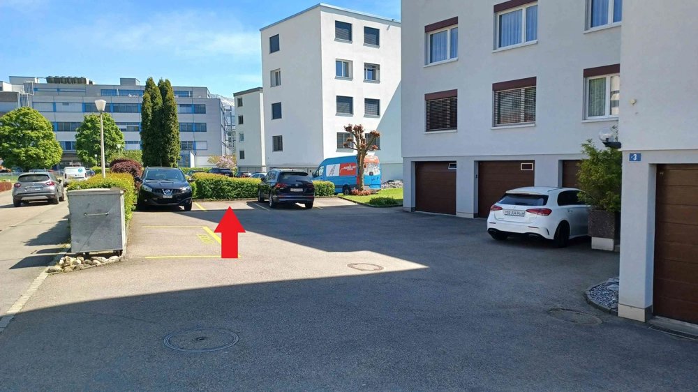 Parking, garage null pièces à louer à Uznach - image 1/1
