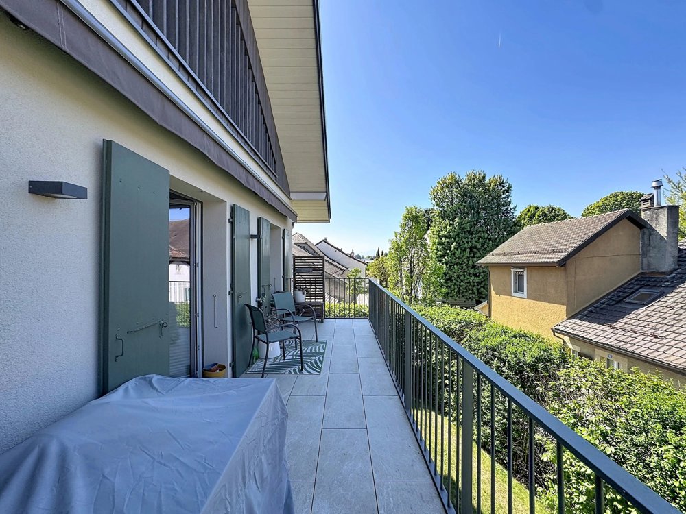 5 rooms Apartment to buy in Ecublens VD - image 1/13