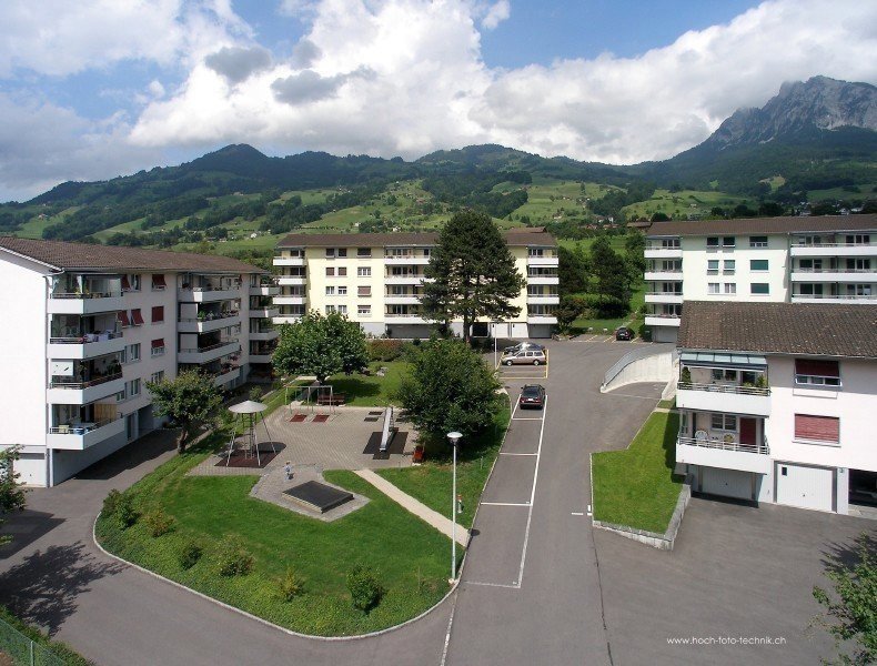 null rooms Car park, garage for rent in Seewen SZ - image 1/2
