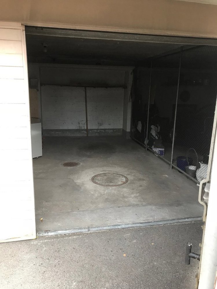 null rooms Car park, garage for rent in Zollikon - image 1/2