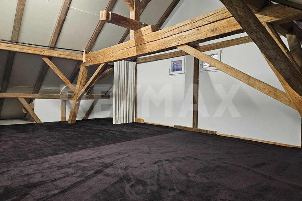 6 rooms House to buy in Fahrwangen - image 1/13