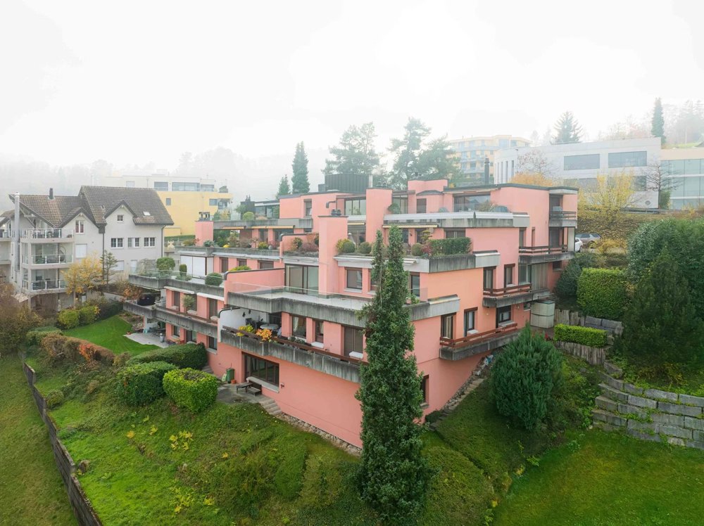 5.5 rooms Apartment to buy in Wollerau - image 1/8