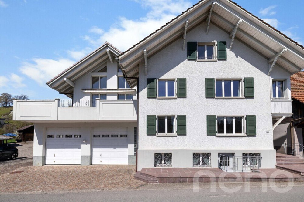 Maison 10 pièces à acheter à Huttwil - image 1/12
