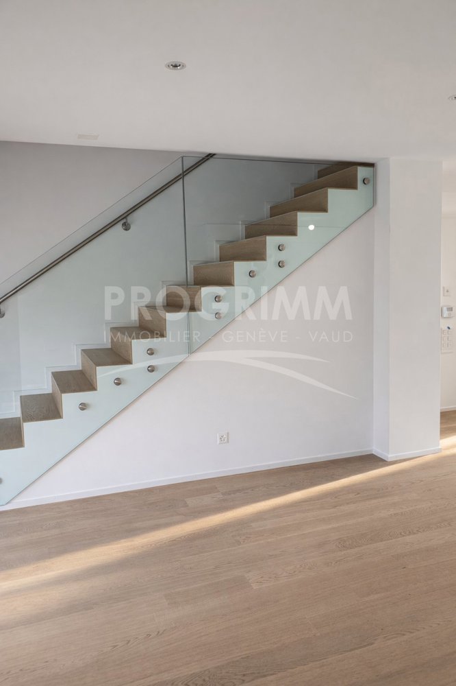Maison 5 pièces à louer à Crissier - image 1/2