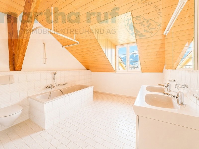 Appartement 4 pièces à acheter à Unterseen - image 1/13