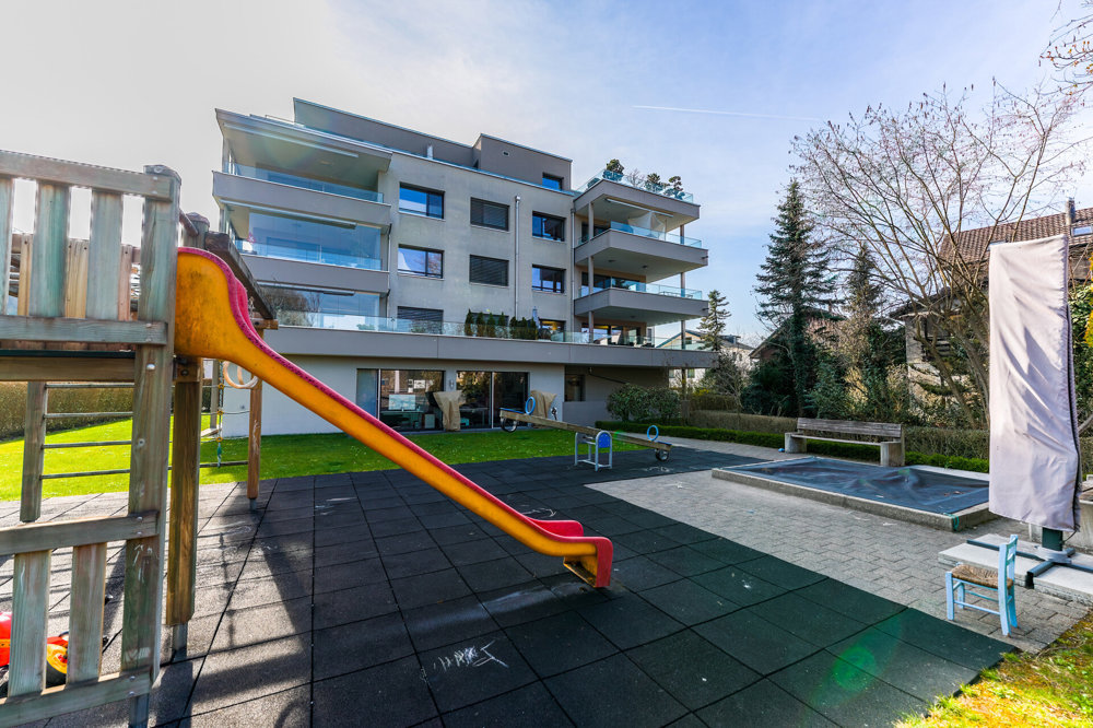 null rooms Office & Commercial to buy in Bäch SZ - image 1/13