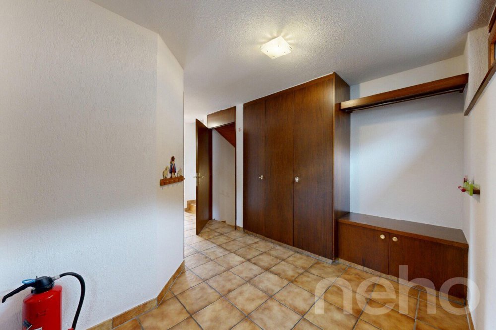 Maison 8.5 pièces à acheter à Erde - image 1/12