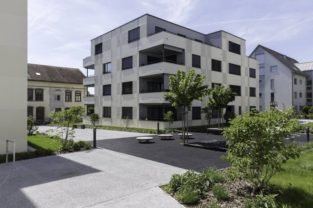 null rooms Car park, garage for rent in Obfelden - image 1/2